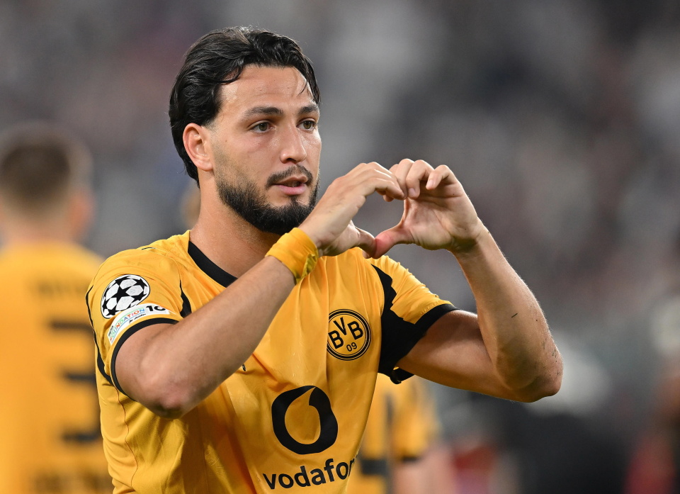 拼抢, 球员本塞拜 拼抢, 球员本塞拜