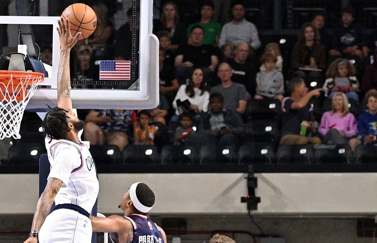 篮板, 能在季前赛, 小琼斯在这 篮板, 能在季前赛, 小琼斯在这