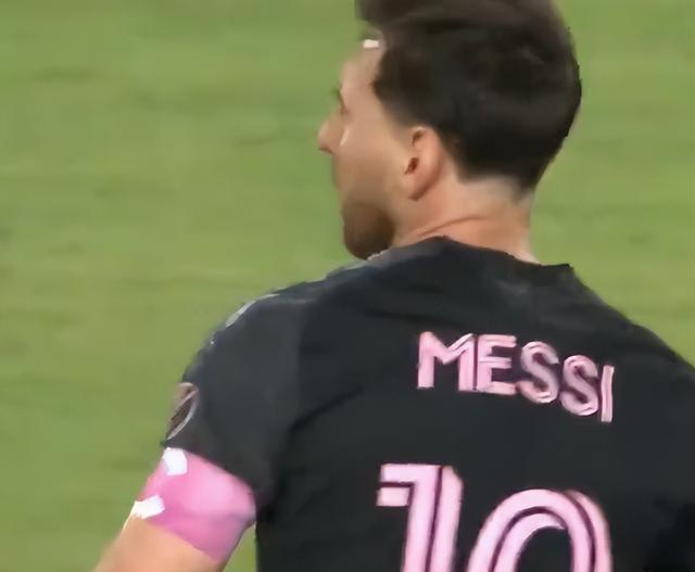 接应队友的, 客队 接应队友的, 客队