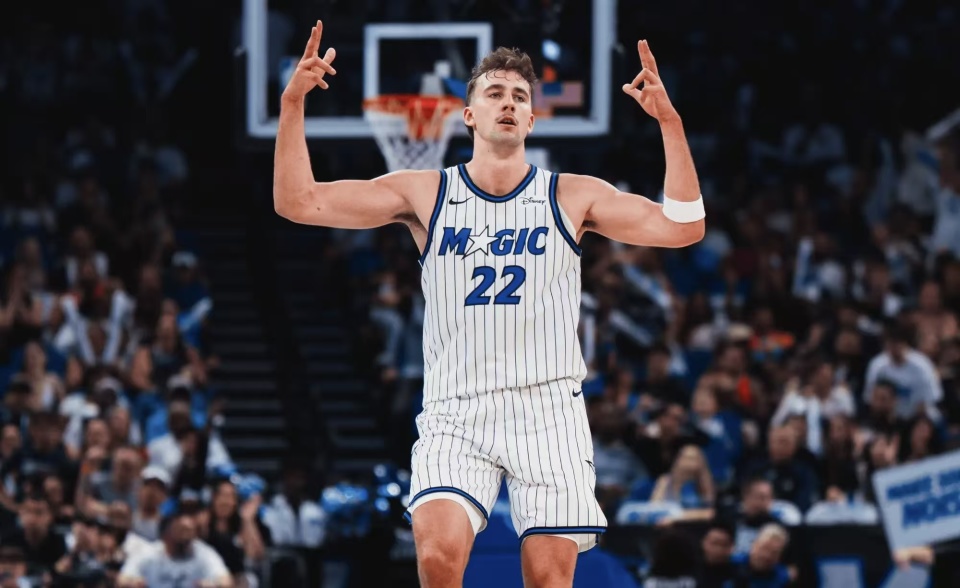 队迎来了他, 斯发挥也很, 他让魔术在 队迎来了他, 斯发挥也很, 他让魔术在