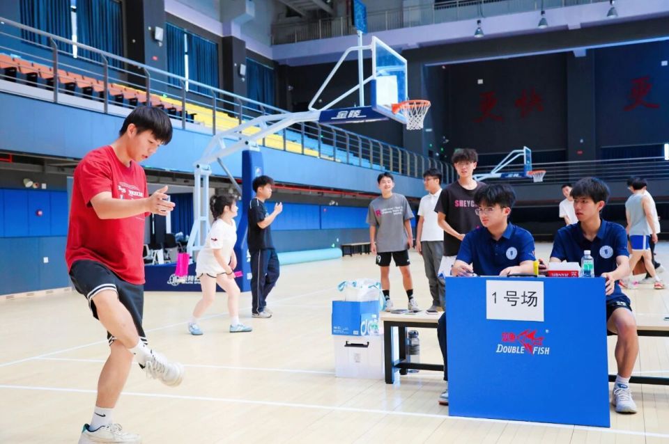 Qai, 次授牌为新, om